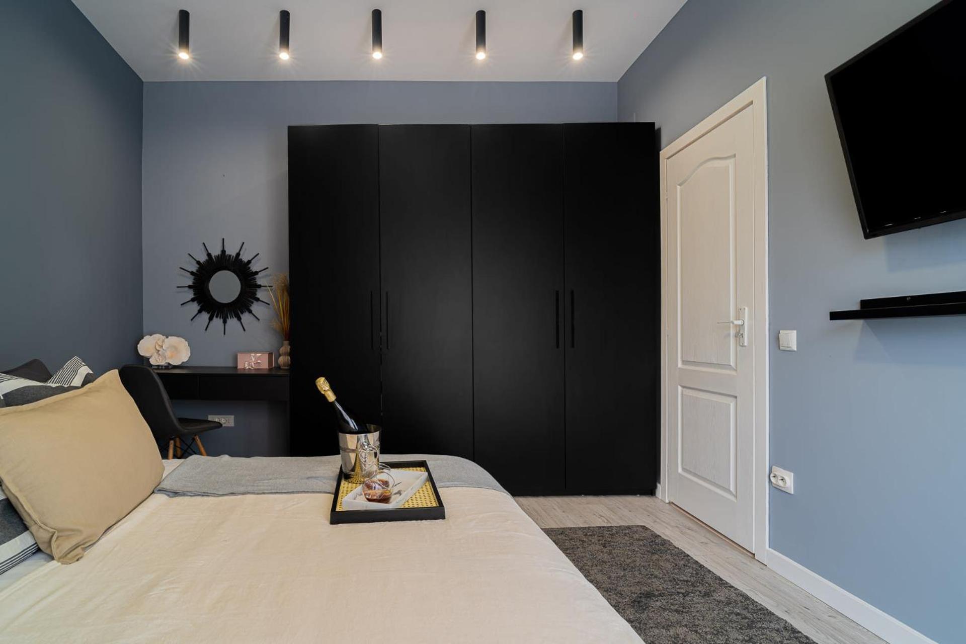 Chic Black & White 2Br Retreat On Dambovitei Bukarest Kültér fotó