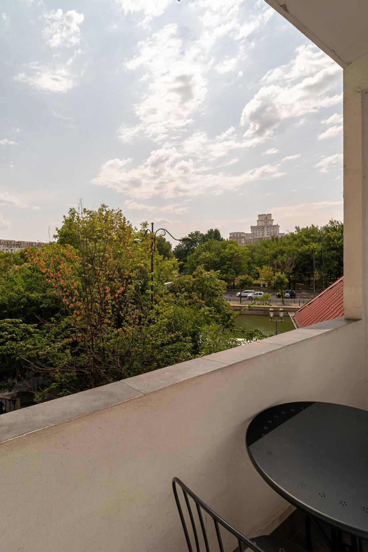 Chic Black & White 2Br Retreat On Dambovitei Bukarest Kültér fotó